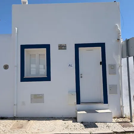 Tiny Townhouse By Junto Ao Mar *