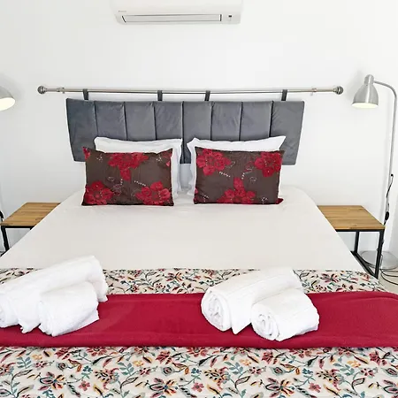 Tiny Townhouse By Junto Ao Mar * טאווירה