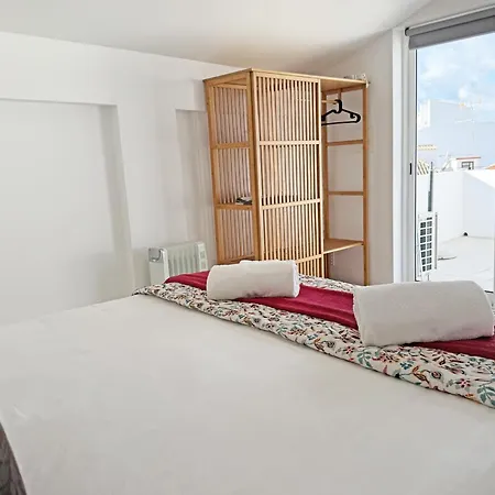 Tiny Townhouse By Junto Ao Mar