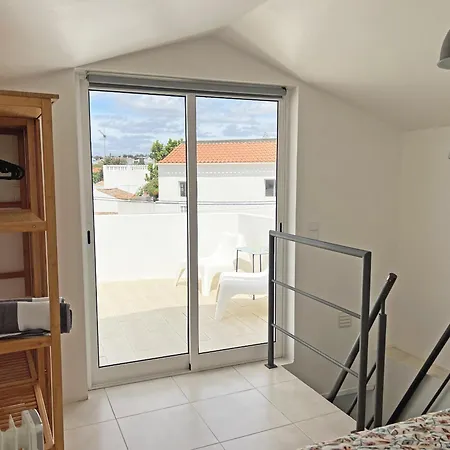 Tiny Townhouse By Junto Ao Mar * טאווירה