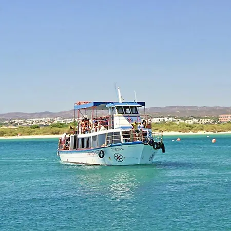 Tiny Townhouse By Junto Ao Mar