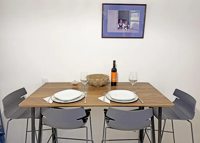 Tiny Townhouse By Junto Ao Mar * تافيرا