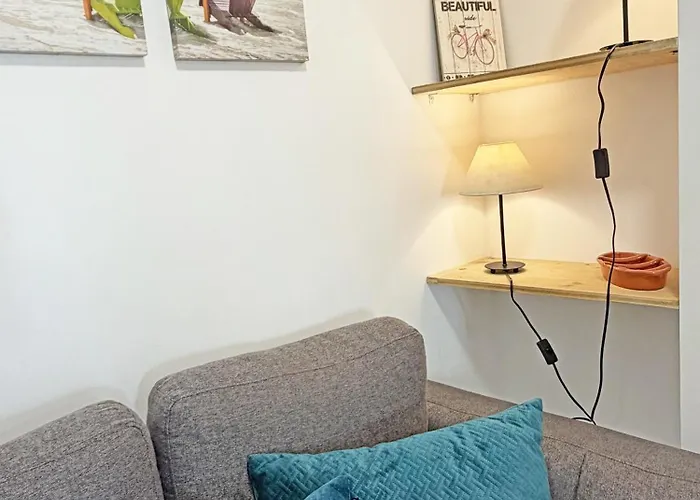 Tiny Townhouse By Junto Ao Mar تافيرا