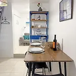 別荘 Tiny Townhouse By Junto Ao Mar
