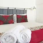 Tiny Townhouse By Junto Ao Mar タヴィラ
